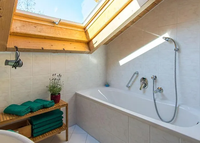 Alpenblick Am Weissensee Ruhiges Mit Balkon, Kamin Und Netflix Apartman