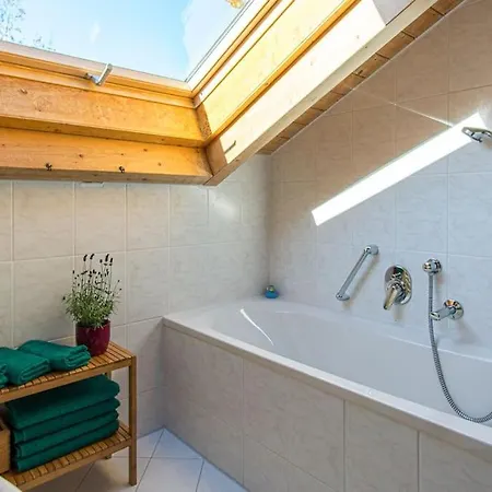 Alpenblick Am Weissensee Ruhiges Mit Balkon, Kamin Und Netflix Apartamento